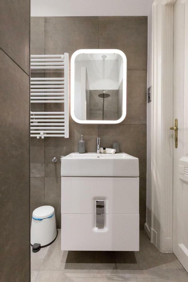 Designer Dream Home In The Center W 2Br/2Bath ブダペスト エクステリア 写真