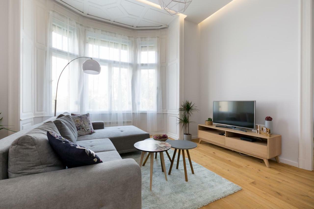 Designer Dream Home In The Center W 2Br/2Bath ブダペスト エクステリア 写真