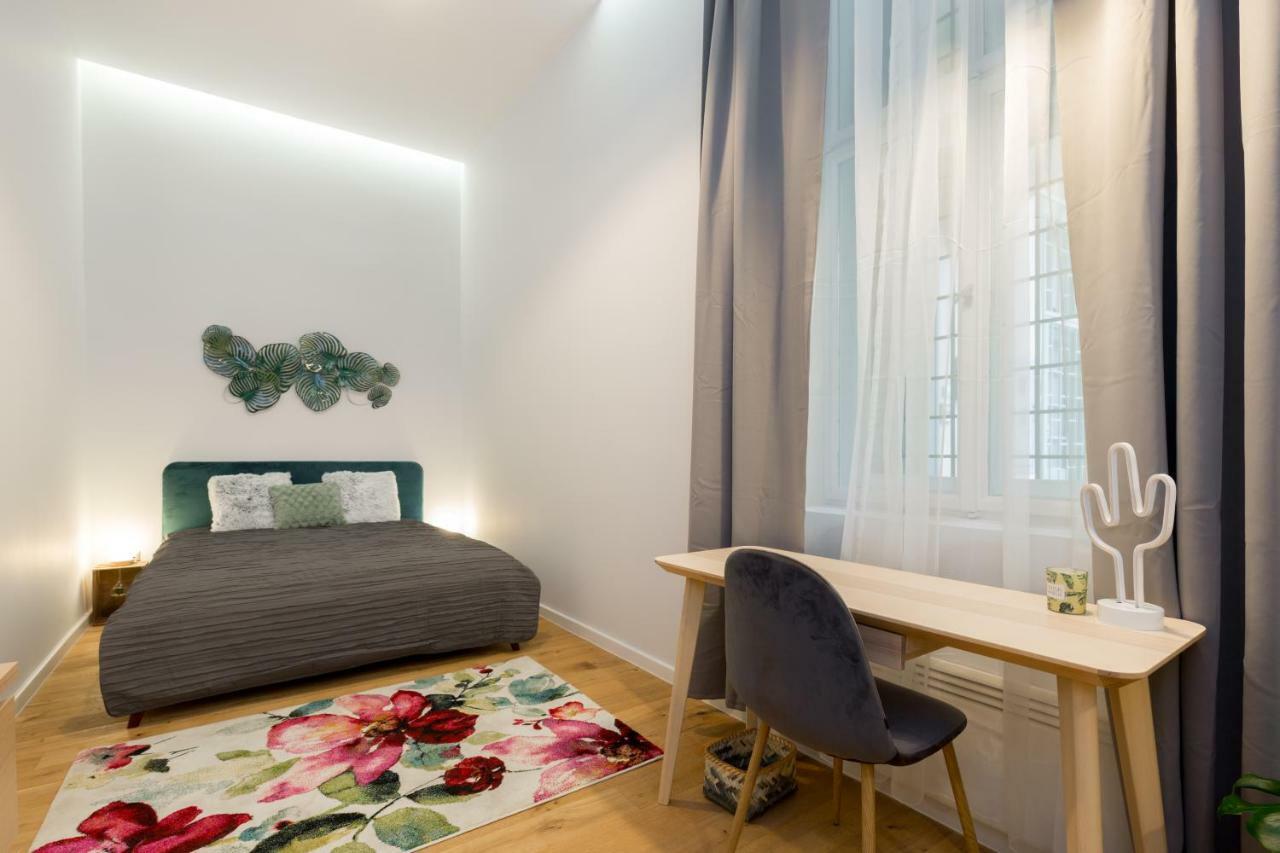 Designer Dream Home In The Center W 2Br/2Bath ブダペスト エクステリア 写真