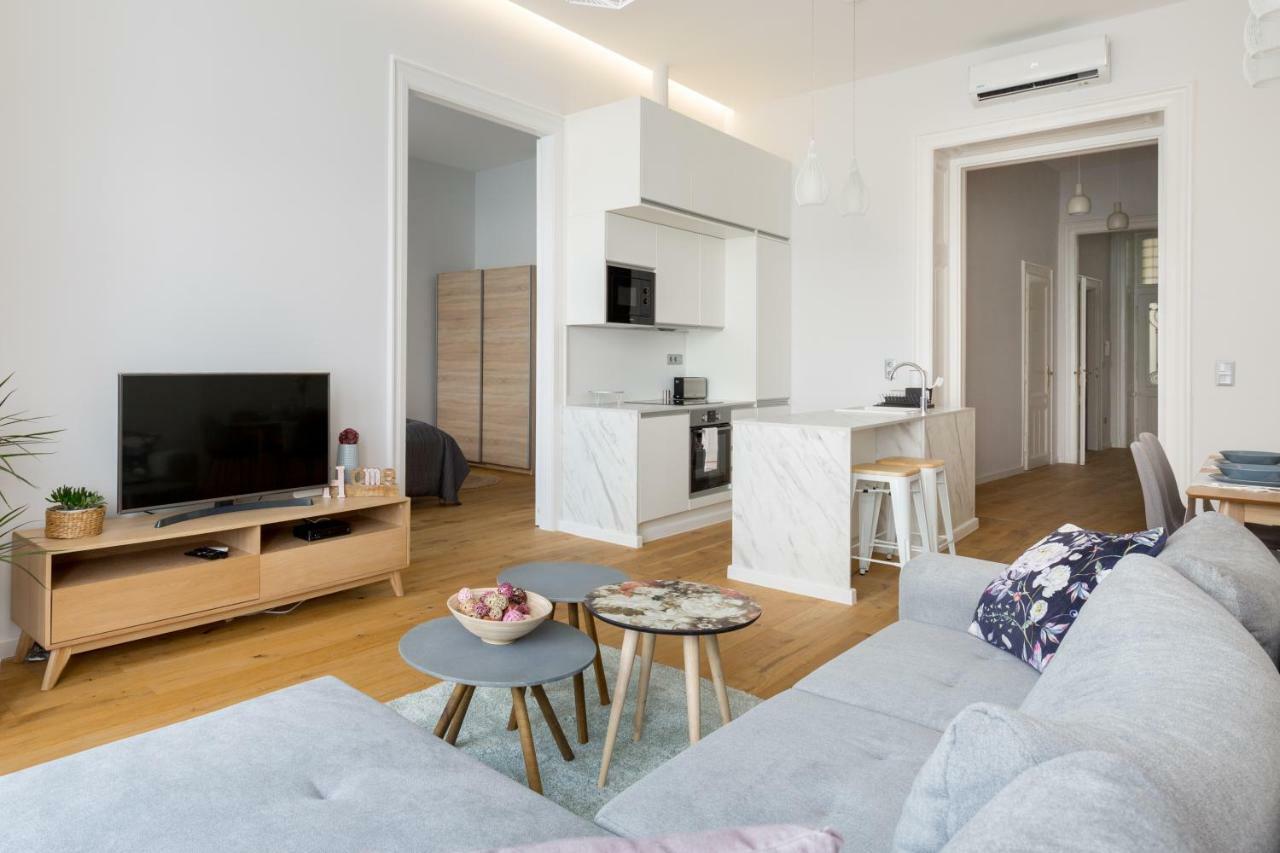 Designer Dream Home In The Center W 2Br/2Bath ブダペスト エクステリア 写真
