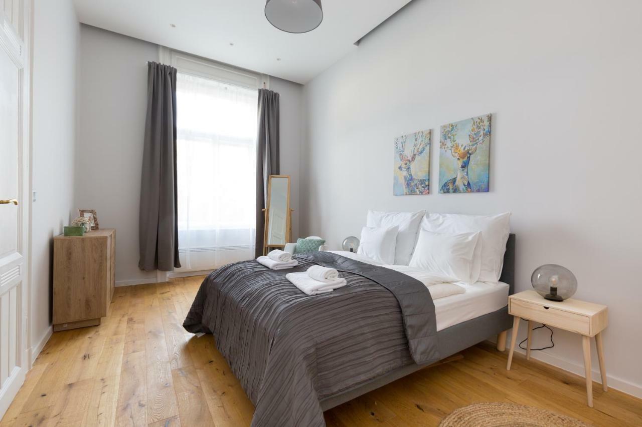 Designer Dream Home In The Center W 2Br/2Bath ブダペスト エクステリア 写真